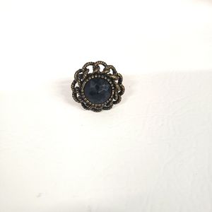 Vintage hollow flower black crystal ring